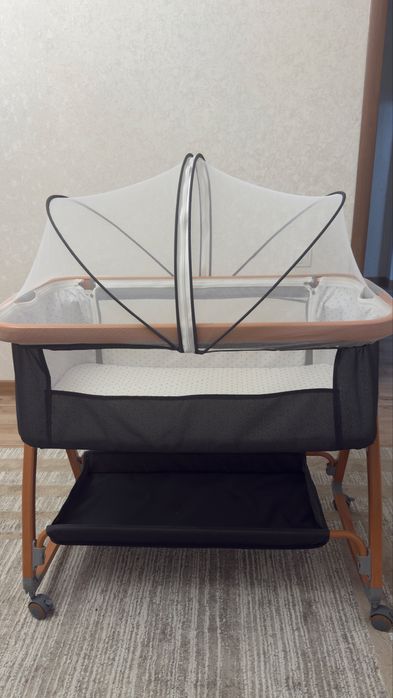 Продам манежку б/у