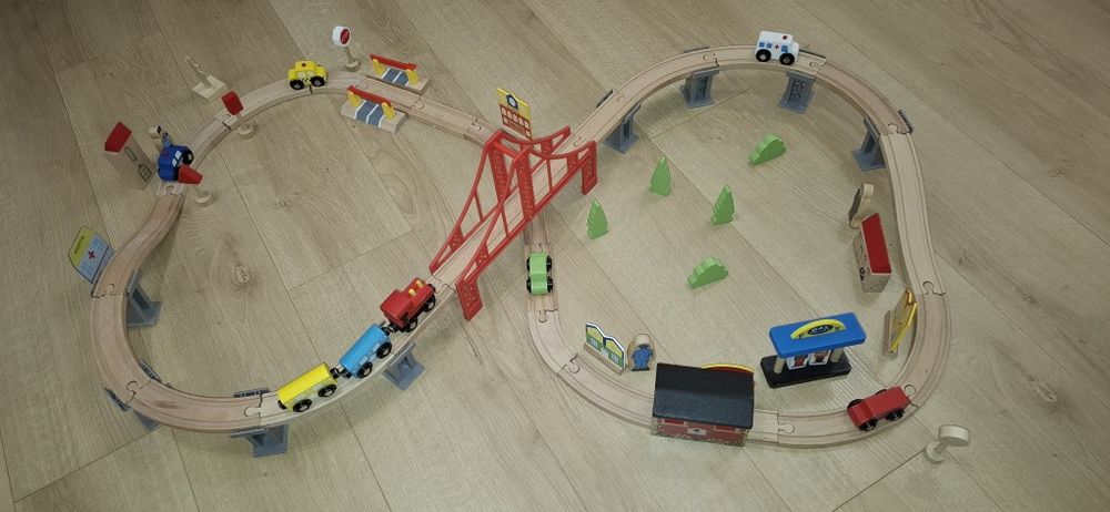 Set trenulet lemn tip hepa