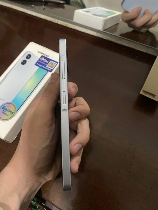 Samsung a06 norm akuratni tel qiz bola tutgan