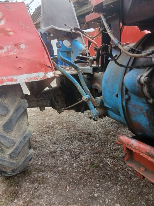 Tractor 35 cai intr-un piston