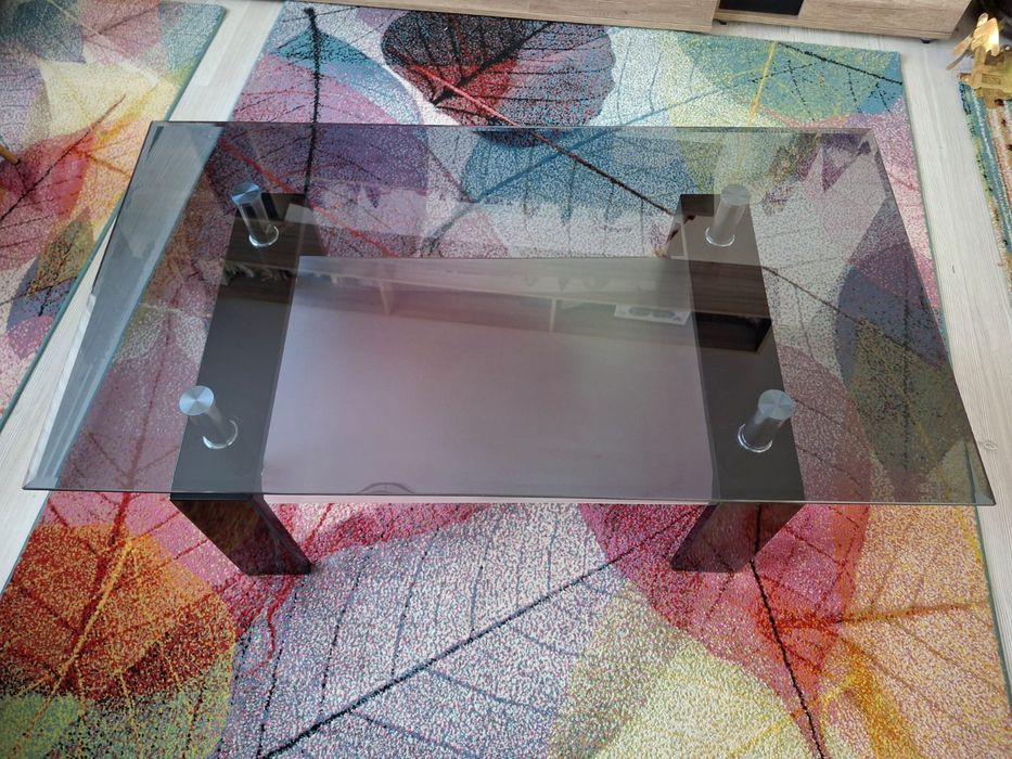 Vând măsuță de cafea din sticla