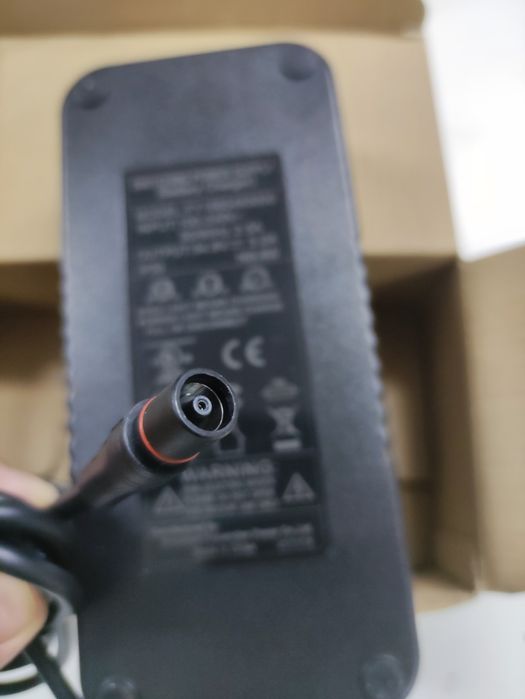 Зарядно  54,6V, 3 A EB-100 charger