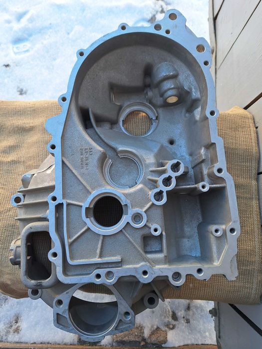 картер коробки передач ВАЗ-2110 новый