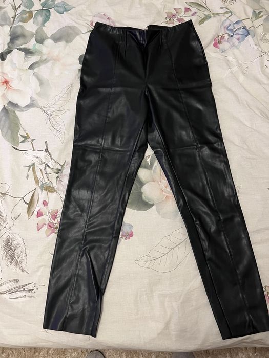 Pantaloni imitatie piele