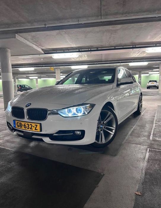 BMW F30 • 2.0 Benzină • 184 CP • Automată 8 trepte • Panoramic
