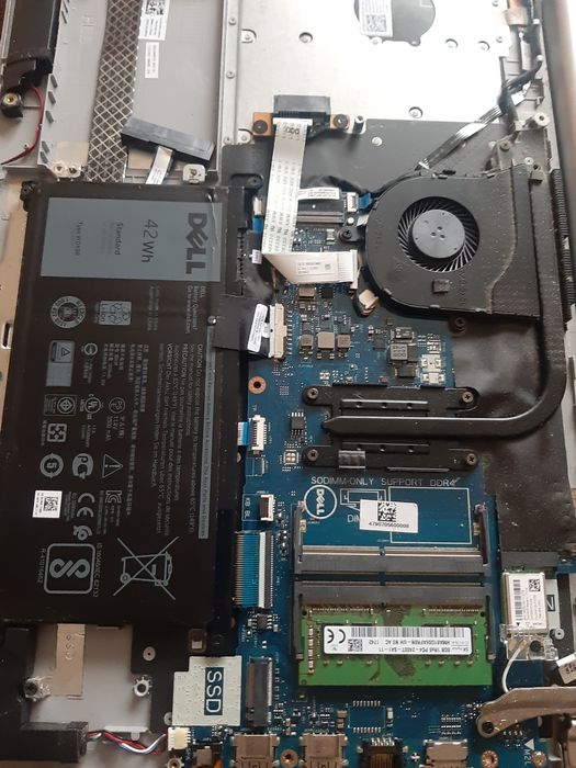 Dell Inspiron P35E display 17 ( citiți anuntul )