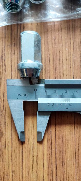 Дълги гайки за джанта, 19 ключ - 10 лв