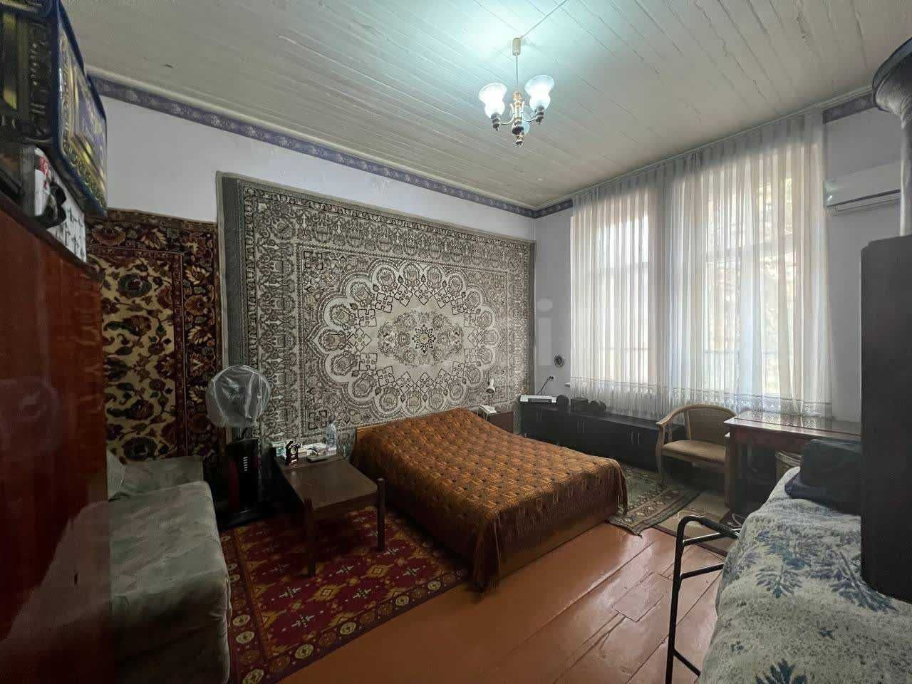 2/2/2 Центр, потолок 3,4 м , кирпич , А. Темура