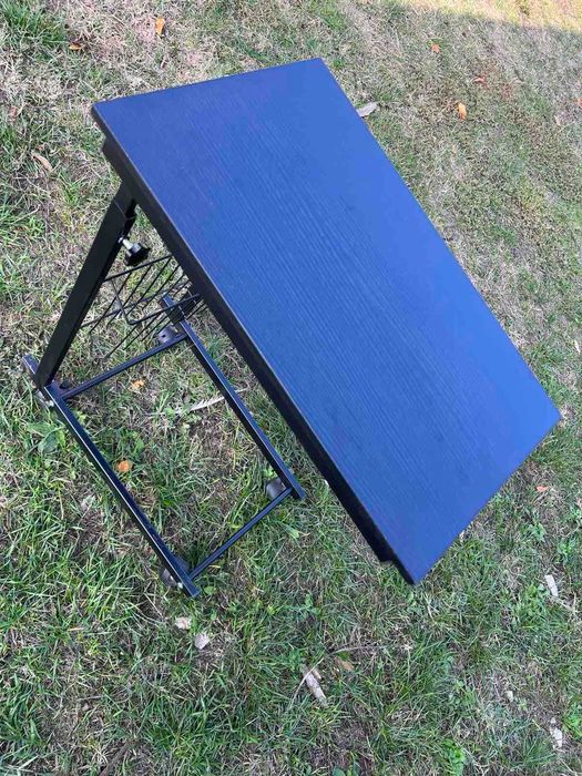 Черна малка маса