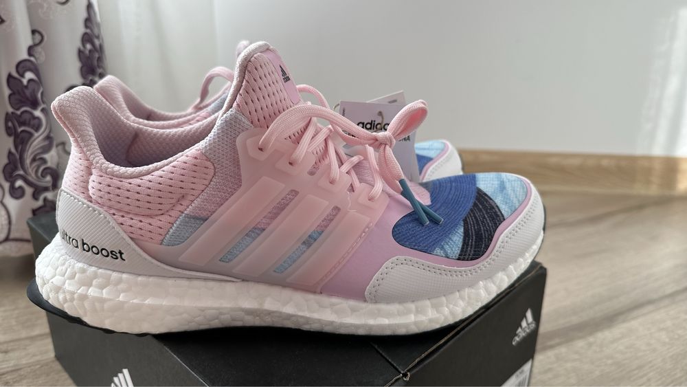 Adidas Ultraboost DNA noi la cutie si originali ( 38 si 38.2/3 )