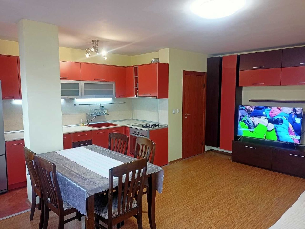 Дава се под наем Тристаен апартамент в София, Карпузица - 78 кв.м за 550 € - Снимка #12