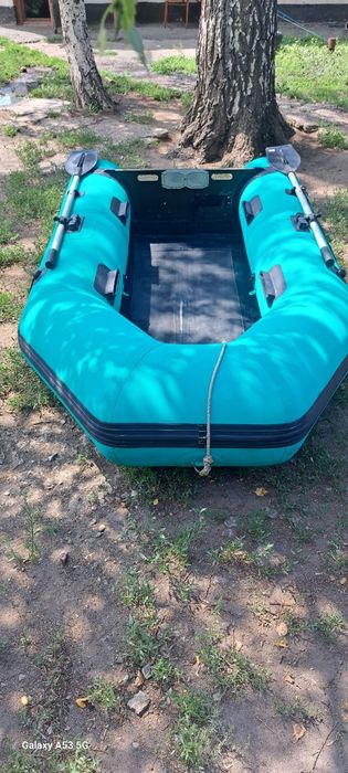 Продам резиновую лодку ПВХ