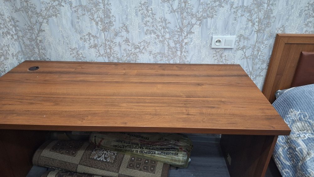 Продам офисный стол