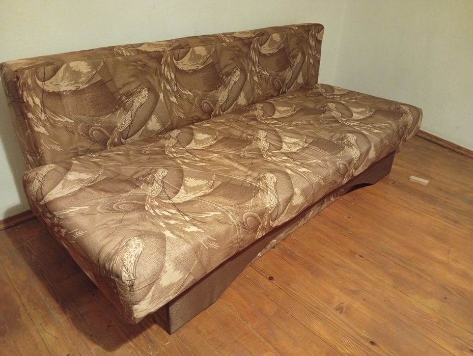 Разтегателен диван