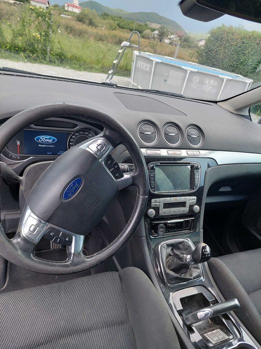 Ford Galaxy Titanium Edition