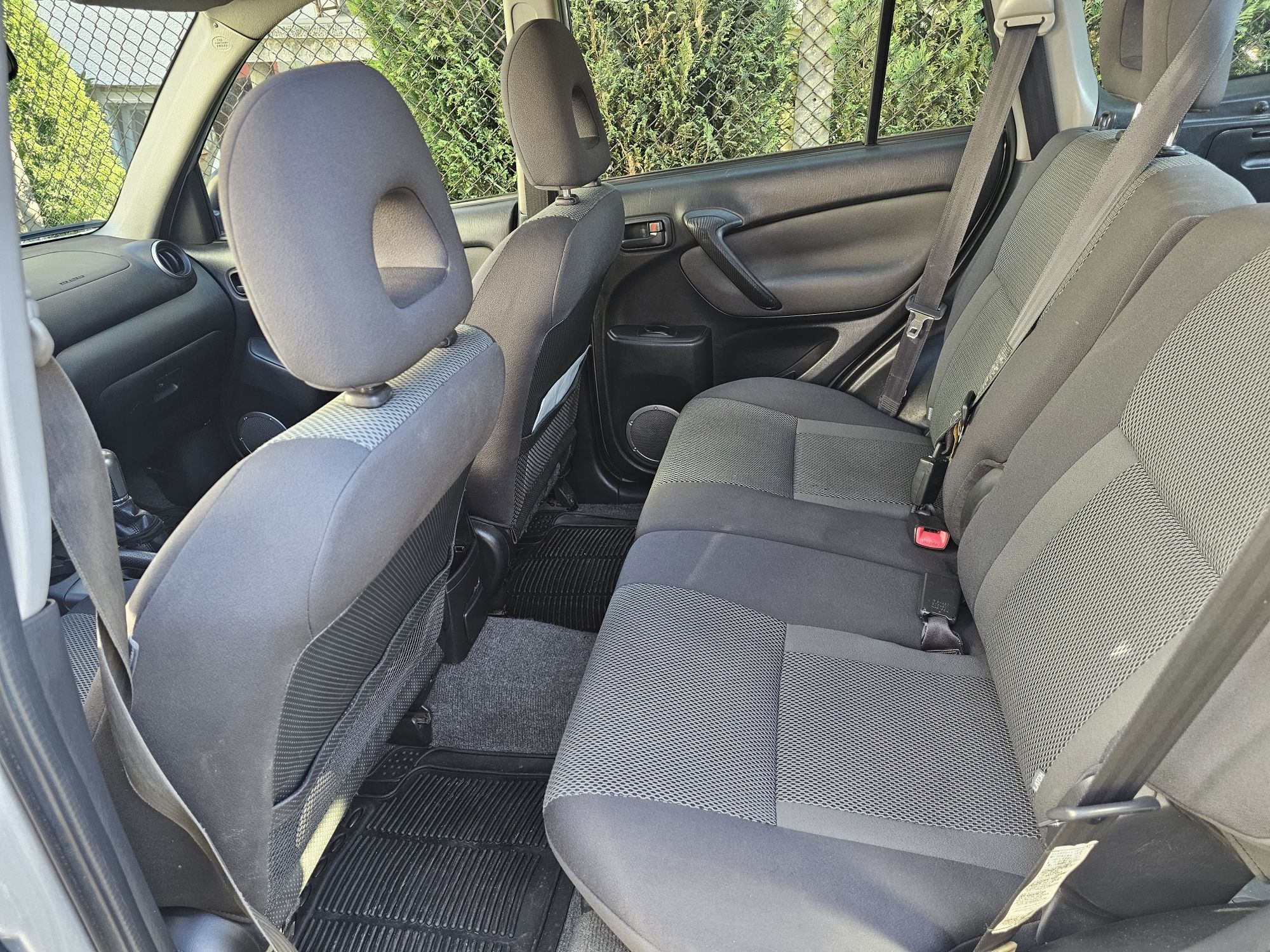 Toyota RAV 4 2.0 16V D-4D 116кс