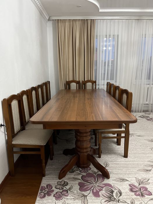 Стол со стульями