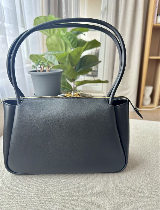 Чанта prada естествена кожа