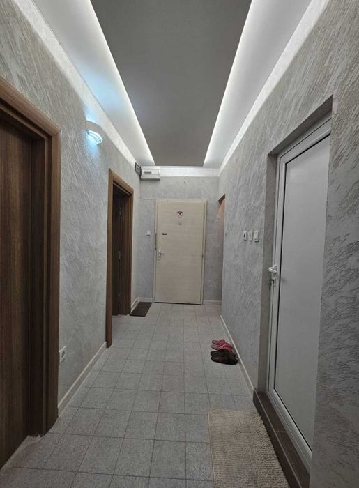 Тристаен Апартамент в Тракия