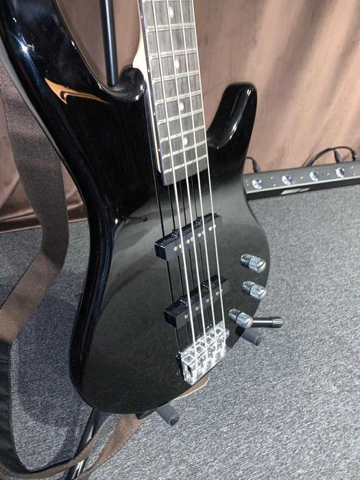 Chitara bass Ibanez + boxa Harley Benton