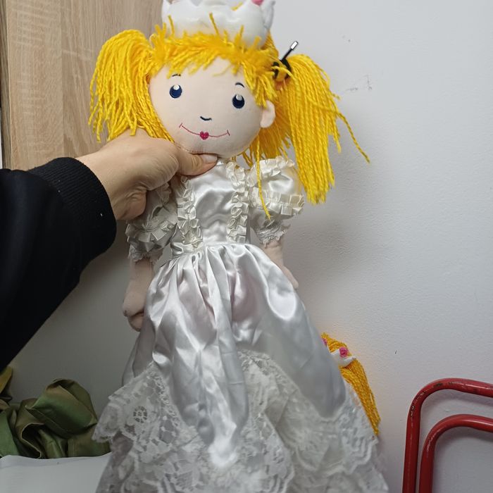 Papusi set 2+1 gratis printesa Germania