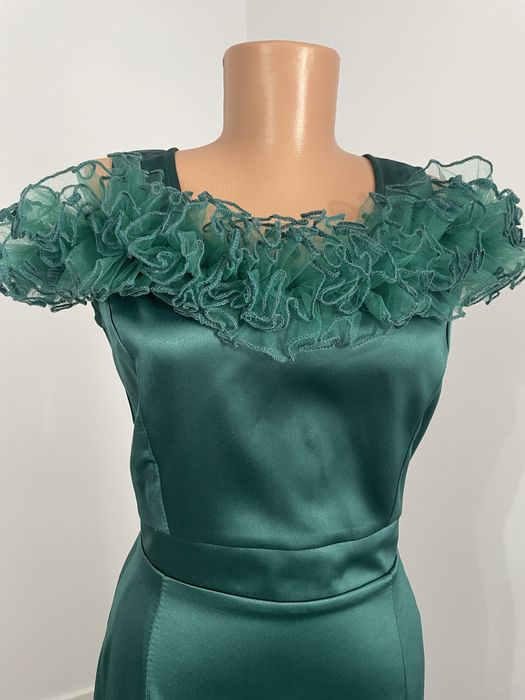 Rochie verde de ocazie cu crapatura