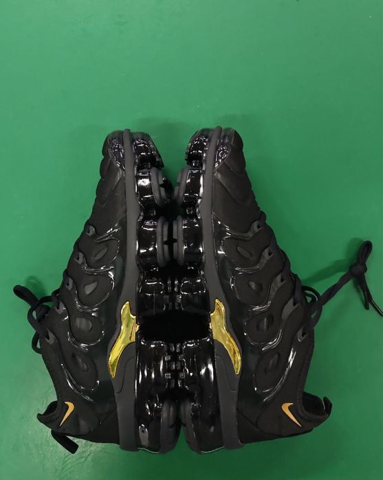 Nike vapormax plus обувки