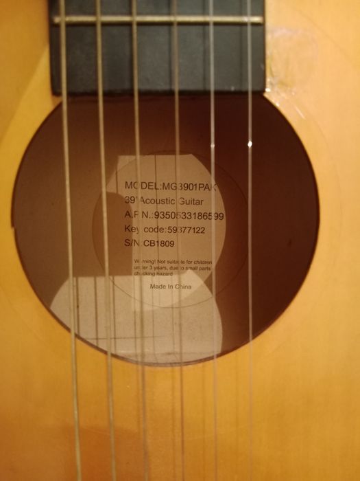 Гитара бар 1жыл ұсталған 1жері ғана сынған,но жөнделғен айфон 15 зарят