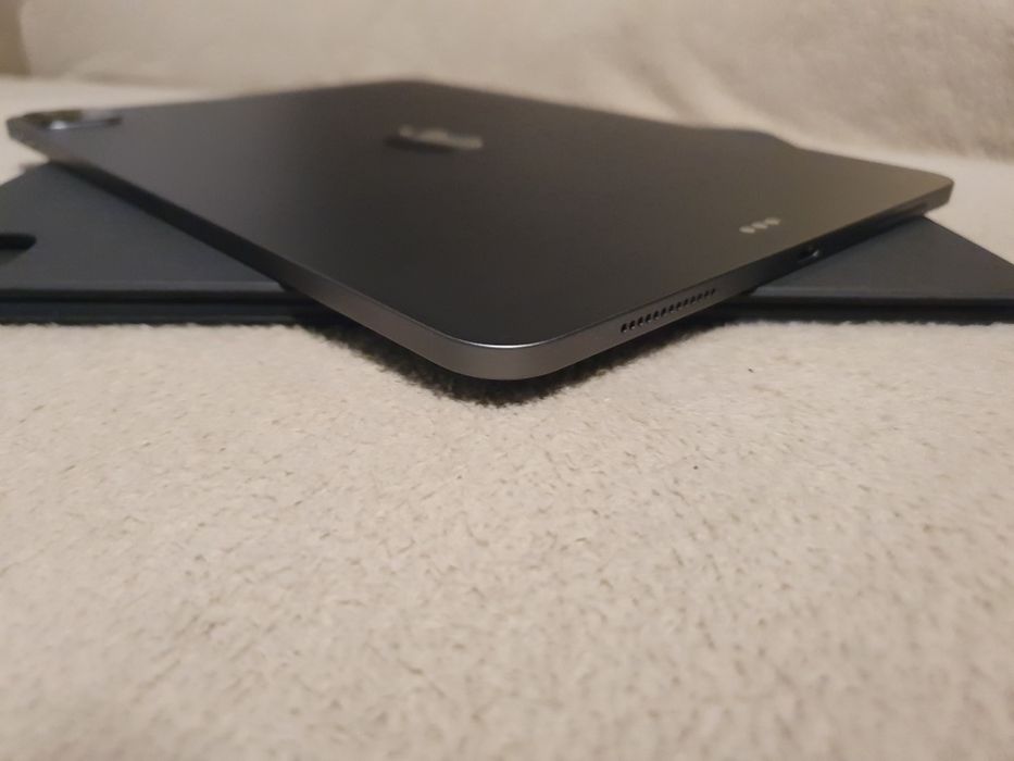Vand, schimb iPad Pro 11”, 2th gen. 2020, 128 GB, 98% sănatate bat.