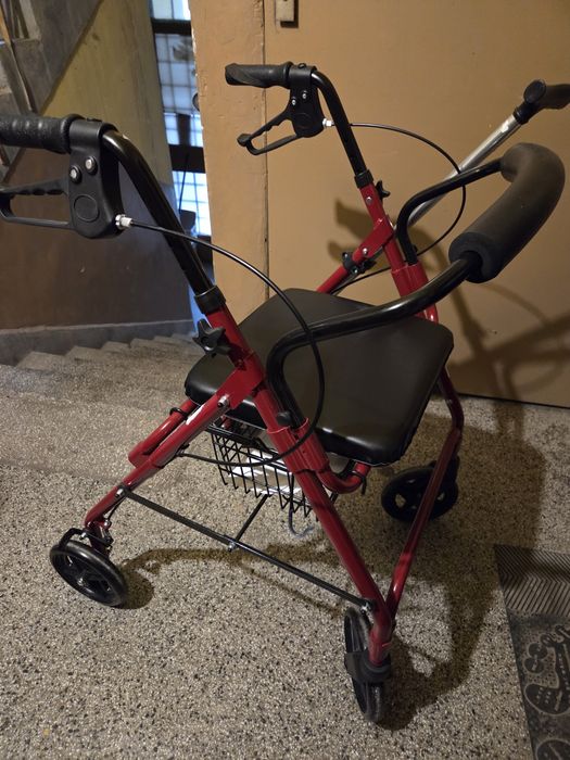 Проходилка  ролатор