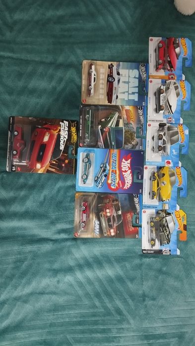 Продам игрушечные машинки Hot wheels