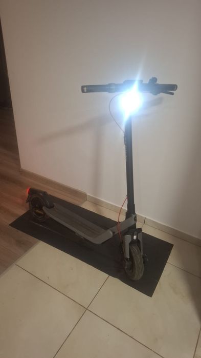 Trotineta electrica NINEBOT E3 Pro E, 10 inch,gri + set 3 protecții