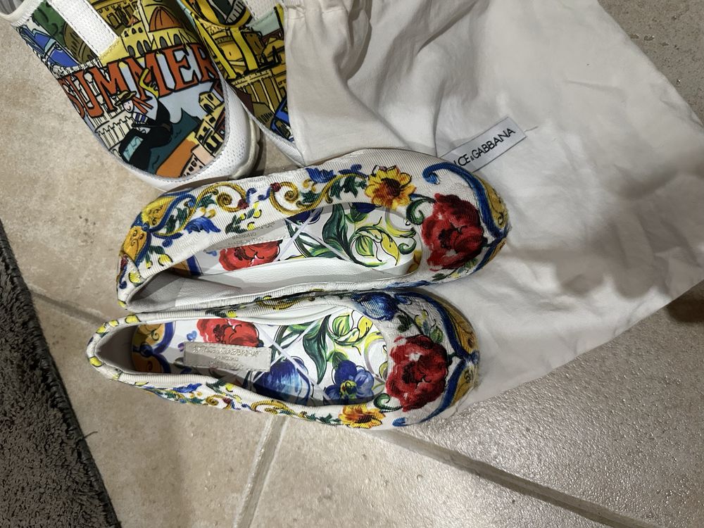 Детска рокля Dolce & Gabana и 2 чифта обувки