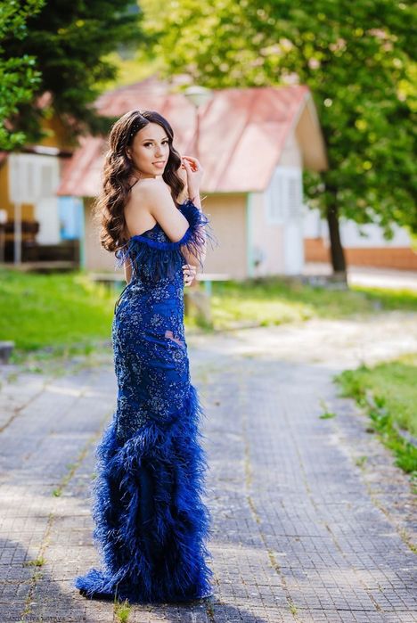 Продавам балната си рокля