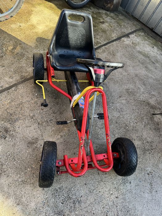Cart cu pedale si volan
