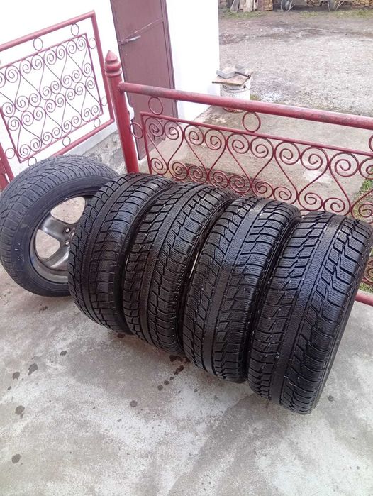 Vand 4 cauciucuri de iarna 205/55/R16, 2 noi si 2 folosite putin.