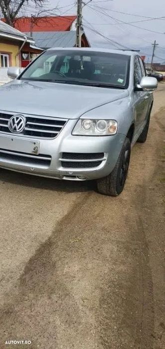 Dezmembrez Vw Touareg motor 2.5 tdi R5 an 2006 tip BAC 174 cp motoras ansamblu strergatoare cui carlig remorcare detasabil cu cheie tractare cardan grup diferential fata spate etrier etriere planetara stanga dreapta cutie viteza automata dezmembrari piese