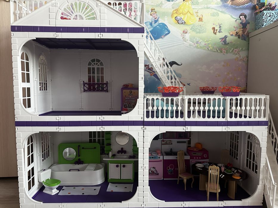 Продам кукольный домик