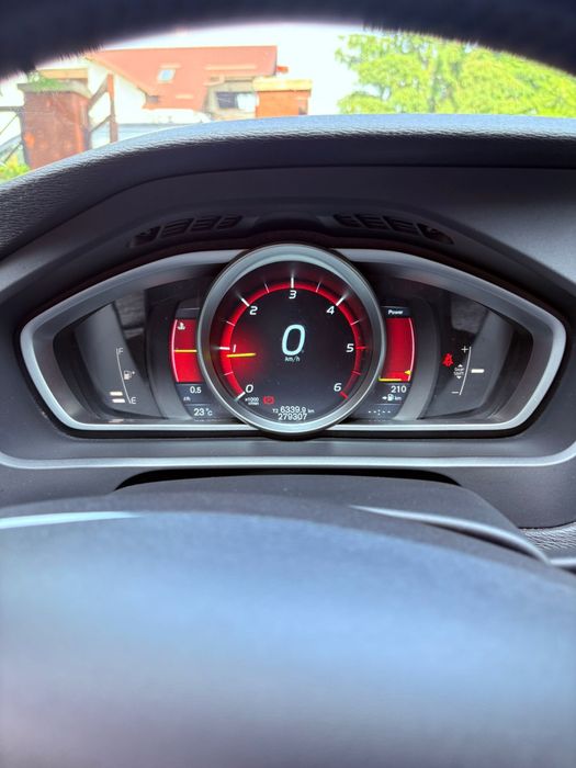 Vând Volvo V40 din 2013 în stare bună