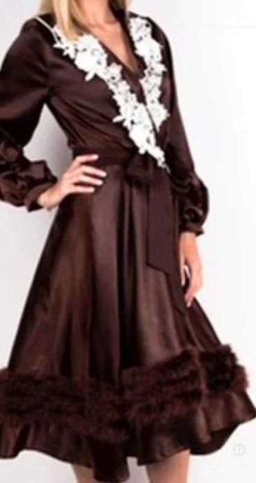 Rochie satin ciocolată, 120 ron , noua