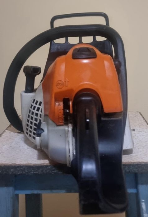Vând drujba Stihl Ms 211C