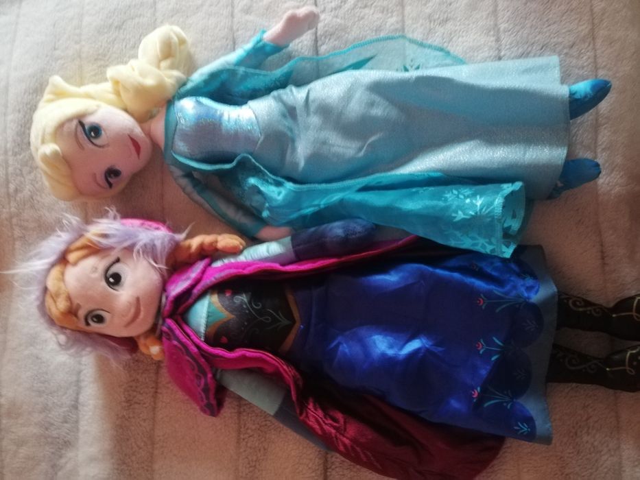 Păpușile Ana si Elssa