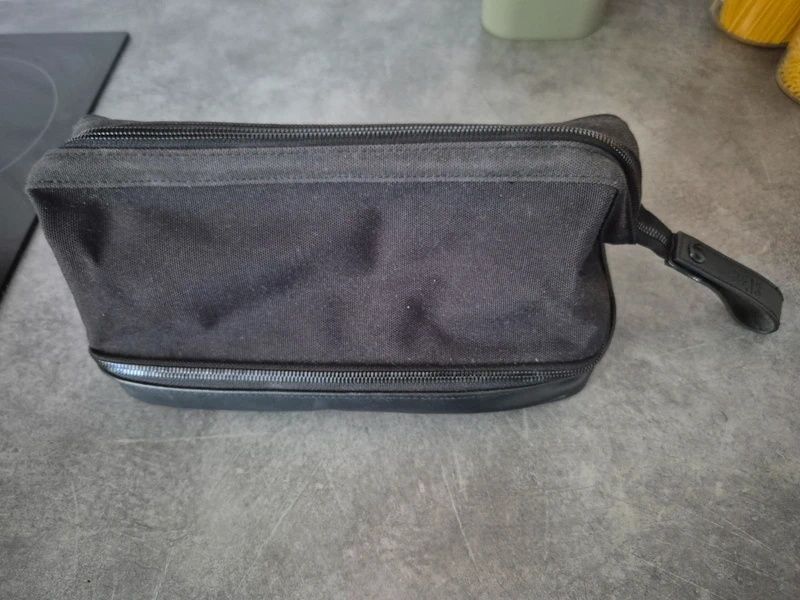 Несесер Beis в черно