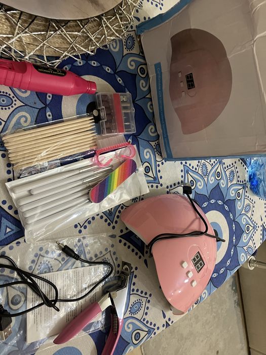 Чисто нов комплект за маникюр