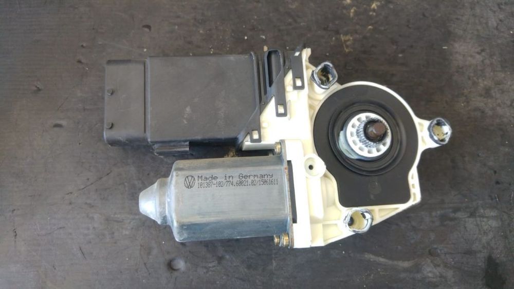 motoras macara geam stanga fata  vw golf 4 101387-102