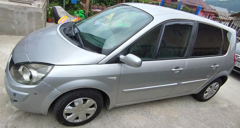 Vând Renault scenic 2008