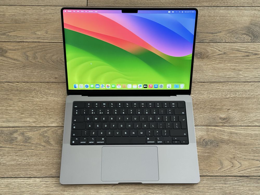 MacBook Pro 14" M3 512GB SSD SpaceGray Гаранция
