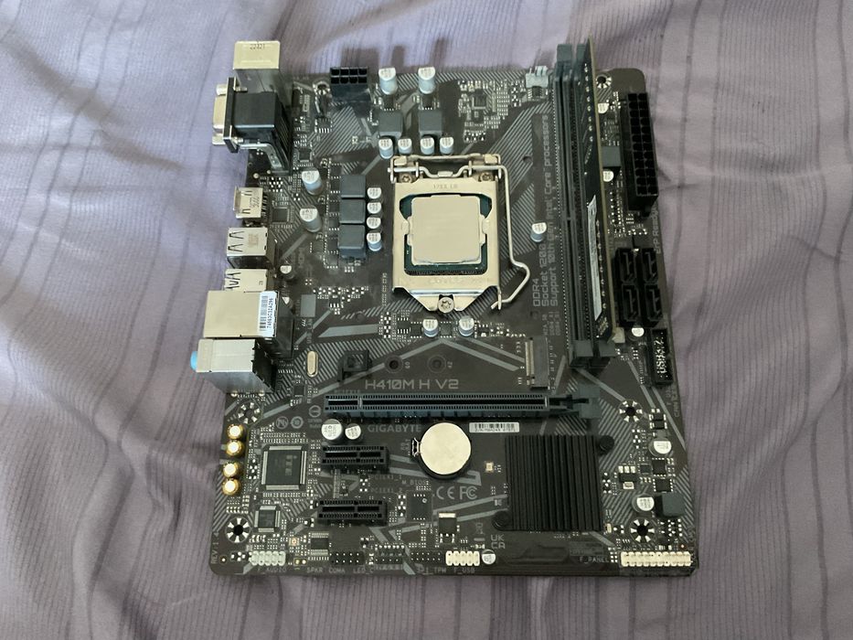 H410M H V2, i3-10100f, 16gb RAM DDR4, кулер.