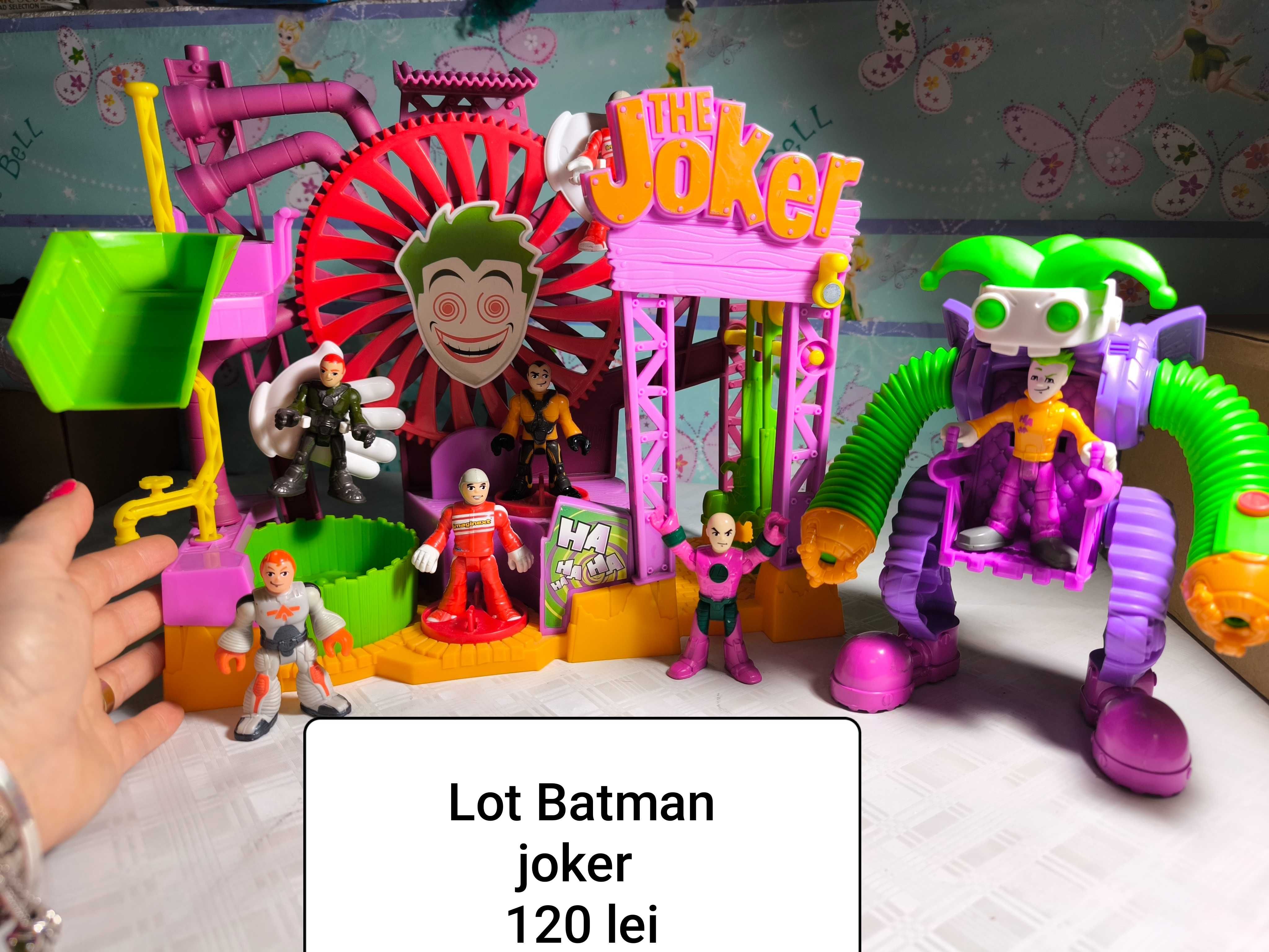 Spatiu mare joker și figurine Batman