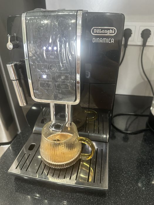 Кофемашина Delonghi dinamica